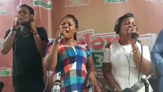 Wooow Watch Apostle Oko Hackman Againooo With Awetse  Adom Live Worship 2018 [upl. by Strong198]