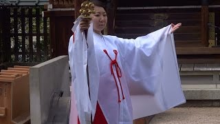 生玉神社境内 鞴神社 「鞴まつり」 奉納鍛錬 [upl. by Matlick590]