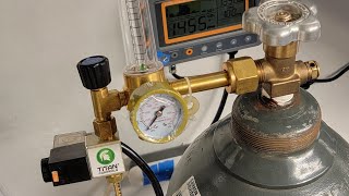 How to setup CO2 tank regulator and monitor for indoor growing [upl. by Damiano753]