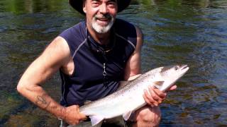 Pêche au saumon sur la rivière Malbaie  Salmon fishing on the Malbaie river [upl. by Diarmit]