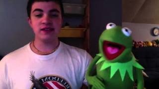 STV MEDIA amp Kermit the Frog sing quotThe Rainbow Connectionquot [upl. by Yur508]