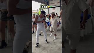 each person has a different step 🤣 cada pessoa tem um passinho diferente né kk dance [upl. by Petua]