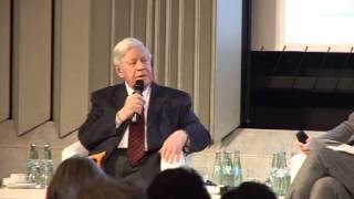 Helmut Schmidt auf dem Tag des Wirtschaftsjournalismus 2009 [upl. by Hannon]