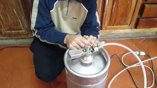 Carbonatar de cerveza en barril  Cerveza Leiva  Video 4 [upl. by Nicolais]