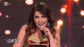 Cristina DAvena Lillo amp Greg  Ma che musica maestro  Virginia Raffaele  Canzone Segreta [upl. by Nnaytsirk109]