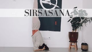 Salamba Sirsasana  Verticale sulla testa in Yoga [upl. by Haodnanehs577]