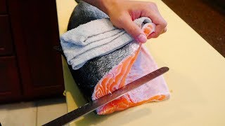 How to Fillet Salmon for Sushi with Special Knife  三文鱼寿司  サーモン寿司 [upl. by Vincenta]