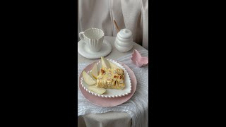 Perfectly Baked Camembert and Pears in Filo Pastry Easy Recipe [upl. by Adnuhsat]