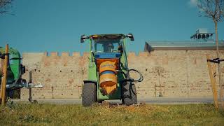 Using Dipperfox together with a leaf vacuum trailer [upl. by Bunce]