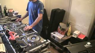 DJ Mixing Lesson A few ideas on teaching yourself how to beat match by Ellaskins the DJ Tutor [upl. by Marron]