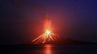 🚨TSUNAMI WARNING AS KRAKATOA ERUPTS 🇮🇩 Level 3 alert as activity rises April 26 2022 Anak Kratatau [upl. by Shirl321]