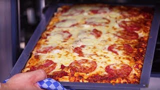 Rezept Pizza  RATIONAL SelfCookingCenter [upl. by Kragh]