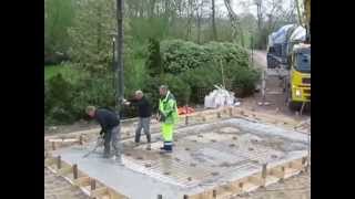 Beton storten voor de garage [upl. by Milicent908]