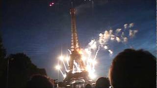 Feu dartifice 14 juillet 2009 Tour Eiffel Tower Fireworks July 14th 2009 [upl. by Euqinor]