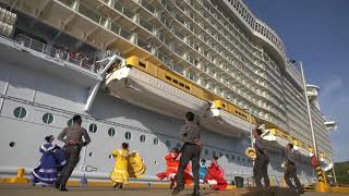 Llegada de Crucero Allure of the Sea a Roatán [upl. by Okun737]