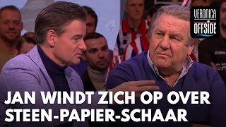 Jan windt zich op over steenpapierschaar bij Feyenoord  VERONICA OFFSIDE [upl. by Ias]