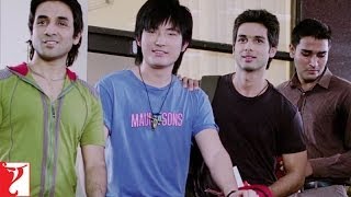 Comedy Scene 1  Badmaash Company  Are you carrying  Shahid Kapoor  Anushka Sharma [upl. by Netsyrk]