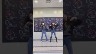 청하 Killing Me Challenge🙌 With 정은지Apink [upl. by Innoc893]