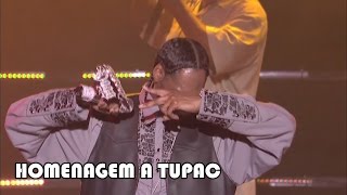 Snoop Dogg Homenageia 2pac em Show [upl. by Cid752]