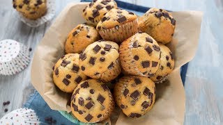 MUFFIN CON GOCCE DI CIOCCOLATO  Ricetta in 5 minuti  Chiarapassion [upl. by Neelloc325]