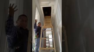 Cómo instalar escaleras en el cielo de tu casa [upl. by Ruelle]