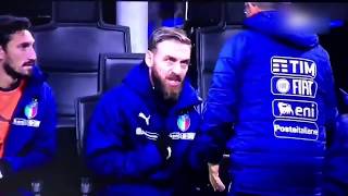 De Rossi asks the coach why Lorenzo Insigne didnt enter Sweeden 0 Italy 0 [upl. by Siladnerb]