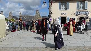 Locronan  Fête médiévale 2024  Saltarelle La Regina matin [upl. by Htebazie493]