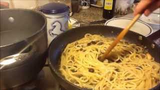 Spaghetti in salsa di acciughe con olive e capperi [upl. by Estell]