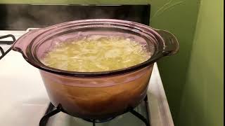 Corning VISIONS In Action Boiling Pasta In Cranberry 35L Stew Pot [upl. by Kinimod264]