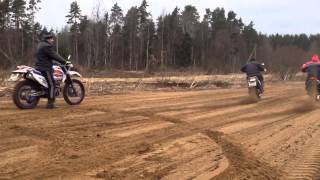 Yamaha TTR 250 vs Honda XR 250 [upl. by Kcirdde]