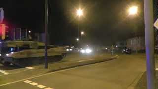 Eine große Leopard 2 Panzer Kolonne in Gütersloh um 2200 Uhr [upl. by Mafala630]