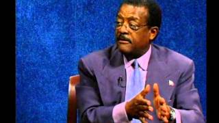 Johnnie Cochran Interview on TV Show Freedom Quest  Part 3 OJ Trial [upl. by Htieh272]