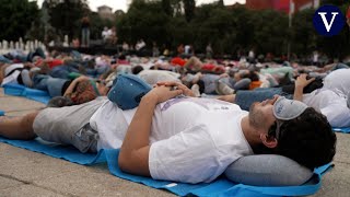 Siesta multitudinaria para celebrar el Día Mundial del Sueño en México [upl. by Gelya592]