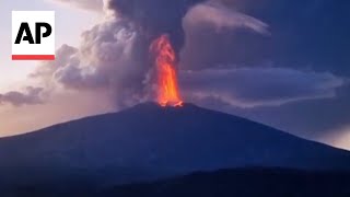 Italys Mount Etna volcano erupts with 10kilometerhigh volcanic cloud [upl. by Atnad882]