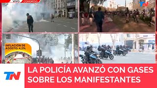 TENSIÓN EN EL CONGRESO I Los manifestantes se enfrentan con la policía hay gases y balas de goma [upl. by Helfant]