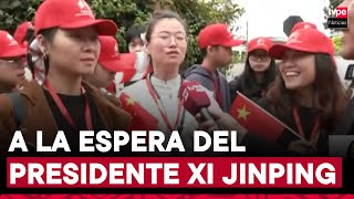 Residentes chinos permanecen en exteriores de hotel donde se hospeda el presidente Xi Jinping [upl. by Aver]