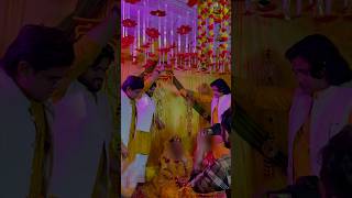 Sister ke Kangana bandhne ki rasam ❤️💛sister haldi wedding shortvideo shorts [upl. by Orlanta21]