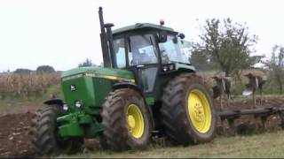 John Deere 4450 PlowingAratura HD [upl. by Derman]