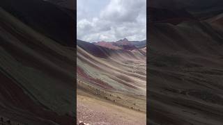 Montanha Vinicunca situada na Cordilheira do Vilcanota 5 mil metros acima do nível do mar  Peru [upl. by Everett351]