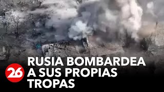 Captan cómo Rusia bombardea a sus propias tropas por rendirse en Ucrania [upl. by Nanreit]