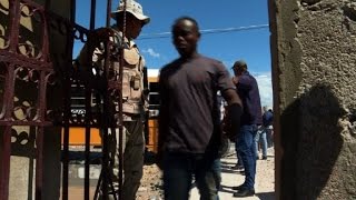 Haitianos deportados con lo puesto y sin destino [upl. by Kalasky]