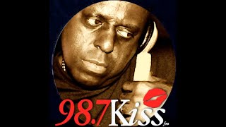 Tony Humphries Live Kiss FM mastermix Party NYC 101992 [upl. by Akirdnas28]