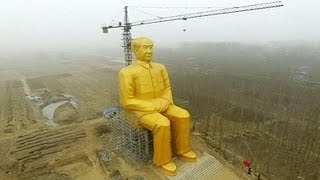 In Cina la colossale statua dorata di Mao è stata smantellata [upl. by Grimonia]