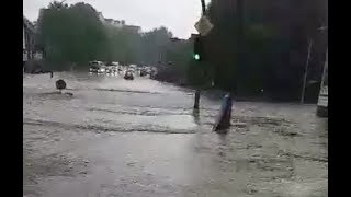 Heftiges Video zeigt Unwetter Ausnahmezustand So wurden Hamburgs Straßen überflutet [upl. by Walburga]