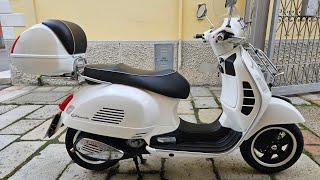 Vespa 300 Gts IE 2012 [upl. by Akinehc]