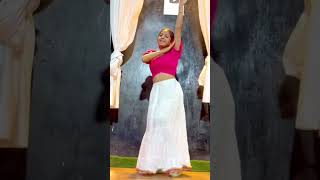 Geela geela bollywood dance dancecover dancer song ytshorts [upl. by Philps561]