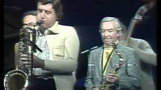 Eddie Miller with Lino Patruno amp the MCJS  Blues My Naughty Sweetie Gives to Memp4 [upl. by Athenian]