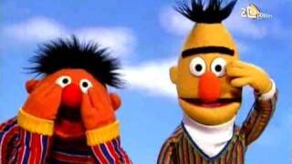 Bert amp Ernie  Hand op je gezicht [upl. by Bello750]