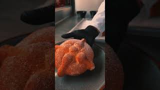 Esta receta de Pan de Muerto te volará la cabeza [upl. by Pirbhai]