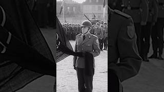 Inspektion der Bundeswehr  Flaggenparade 🦅🇩🇪militär soldaten marsch bundeswehr brd garde [upl. by Attenauqa]